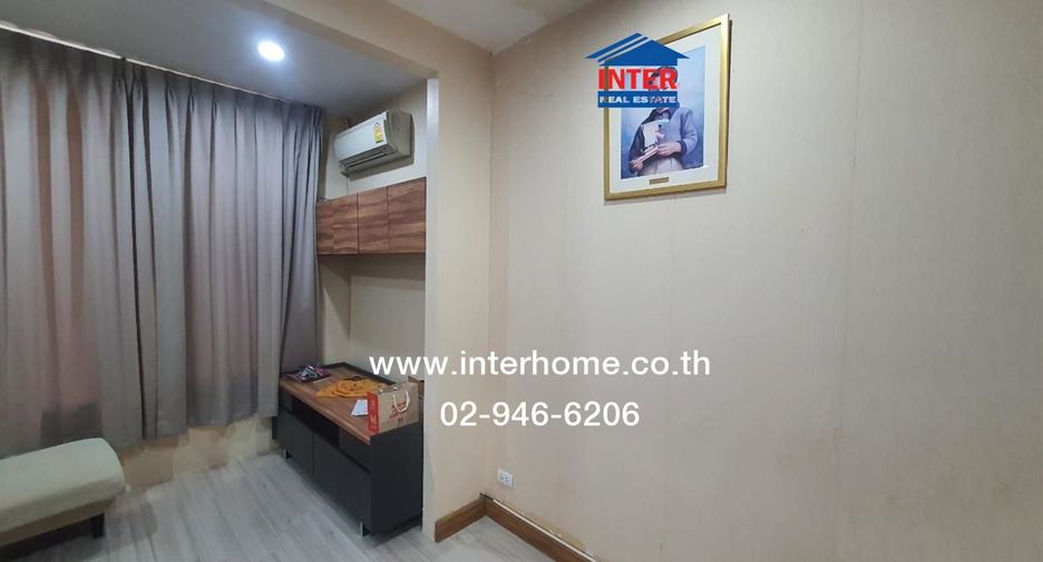 Casa adosada en venta de 3 habitaciones en Saphan Sung, Bangkok