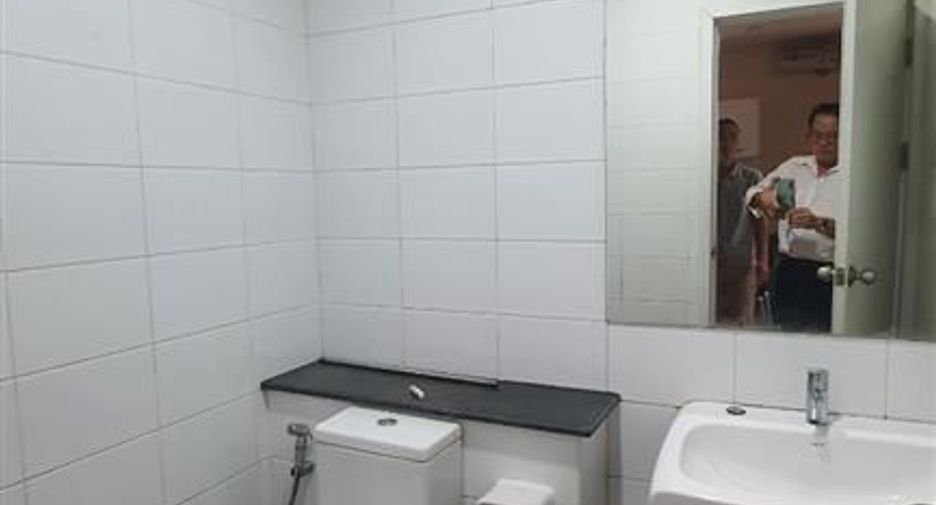 Casa adosada en venta de 3 habitaciones en Saphan Sung, Bangkok