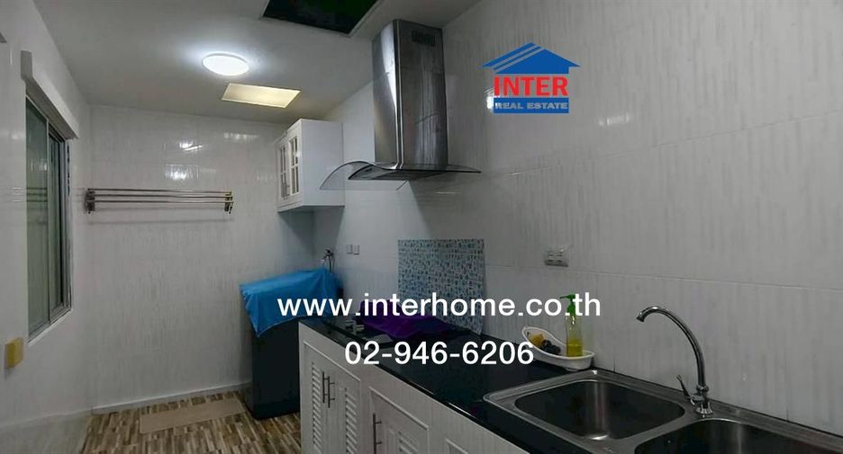 For sale 3 bedrooms townhouse in Mueang Nonthaburi, Nonthaburi