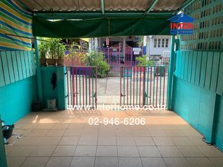 For sale 2 ベッドルーム townhouse in Saphan Sung, Bangkok