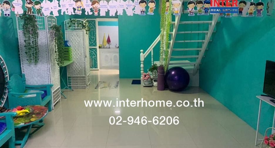 For sale 2 ベッドルーム townhouse in Saphan Sung, Bangkok