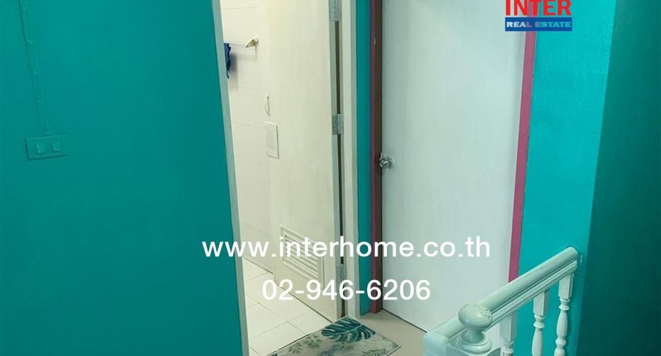 For sale 2 ベッドルーム townhouse in Saphan Sung, Bangkok