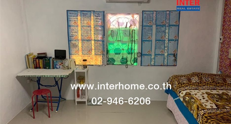 For sale 2 ベッドルーム townhouse in Saphan Sung, Bangkok