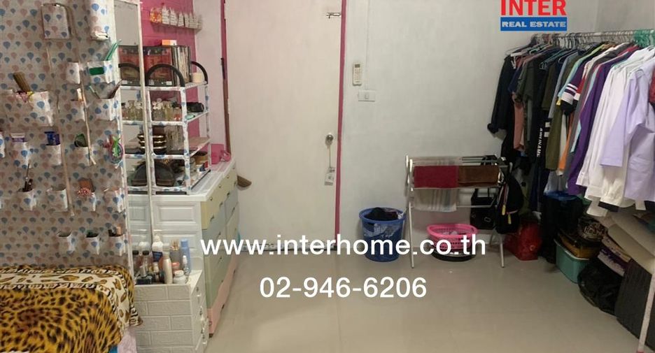 For sale 2 ベッドルーム townhouse in Saphan Sung, Bangkok