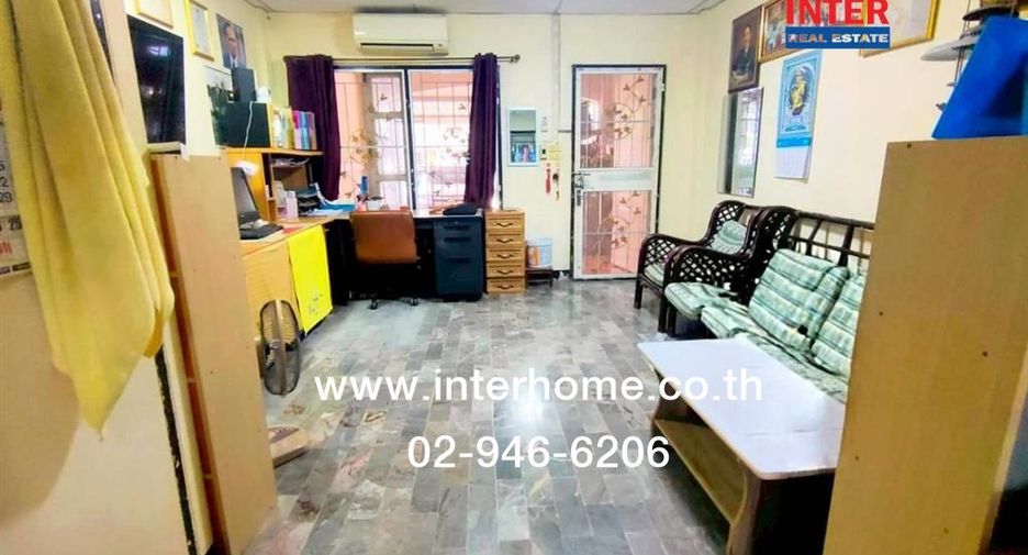 For sale 3 bedrooms townhouse in Sai Noi, Nonthaburi