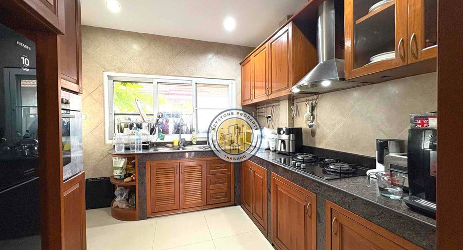 For sale 3 bedrooms house in Bang Lamung, Chonburi