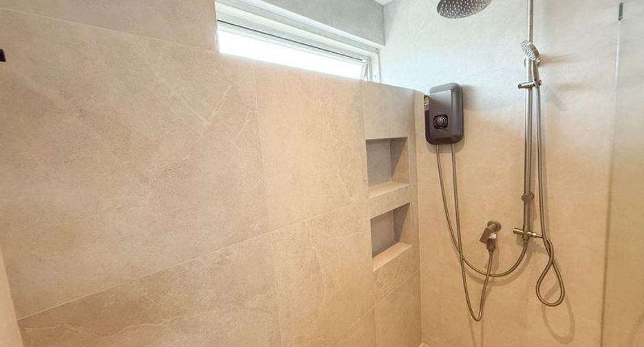 For rent and for sale 2 bedrooms condo in Si Racha, Chonburi