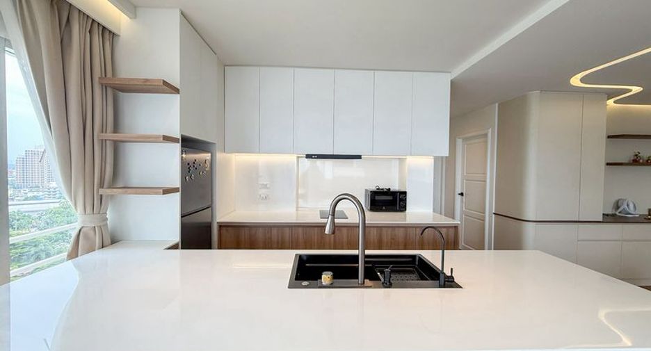For rent and for sale 2 bedrooms condo in Si Racha, Chonburi