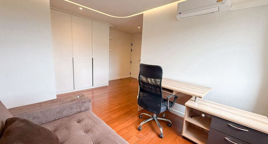 For rent and for sale 2 bedrooms condo in Si Racha, Chonburi