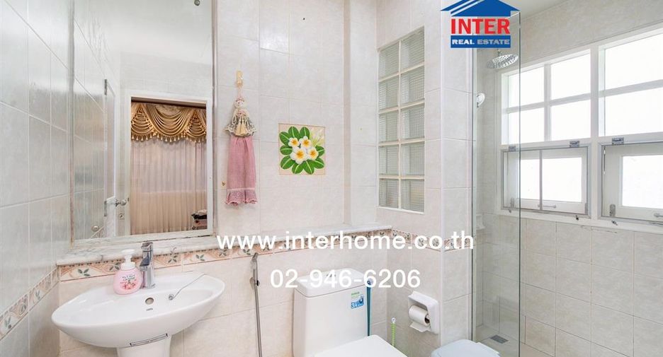 For sale 3 ベッドルーム house in Lat Krabang, Bangkok
