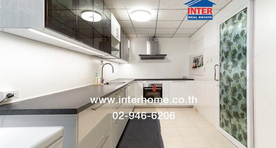 For sale 3 ベッドルーム house in Lat Krabang, Bangkok
