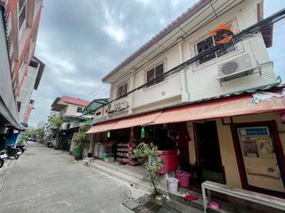 For sale 3 bedrooms house in Yan Nawa, Bangkok