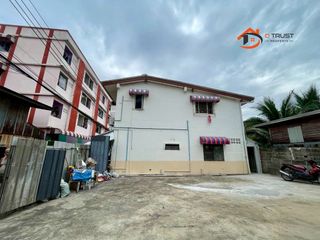 For sale 3 bedrooms house in Yan Nawa, Bangkok