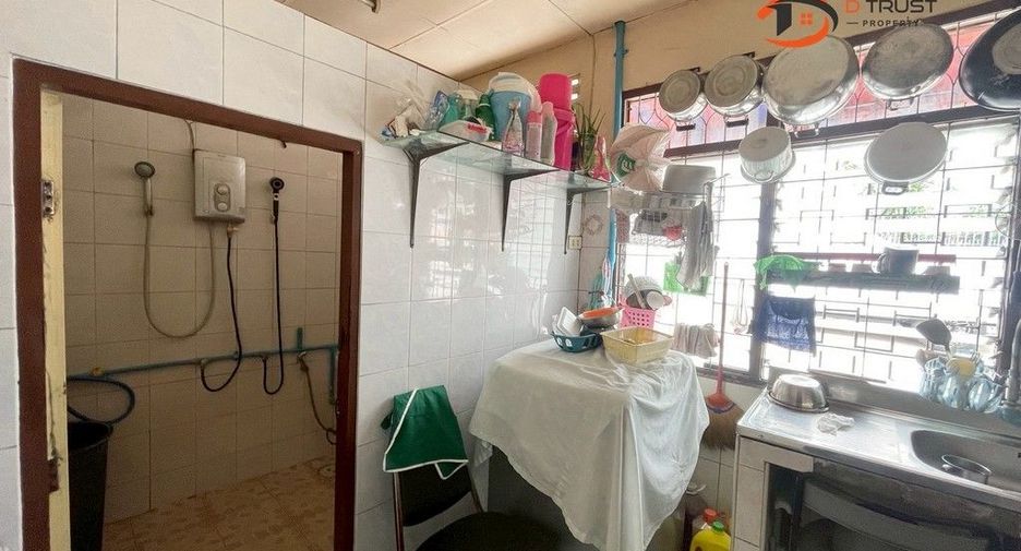 For sale 3 bedrooms house in Yan Nawa, Bangkok