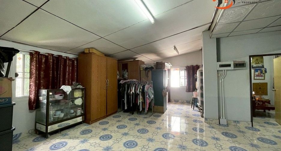 For sale 3 bedrooms house in Yan Nawa, Bangkok