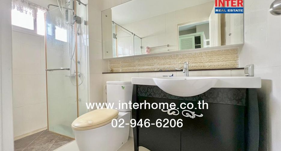 For sale 3 bedrooms house in Khan Na Yao, Bangkok