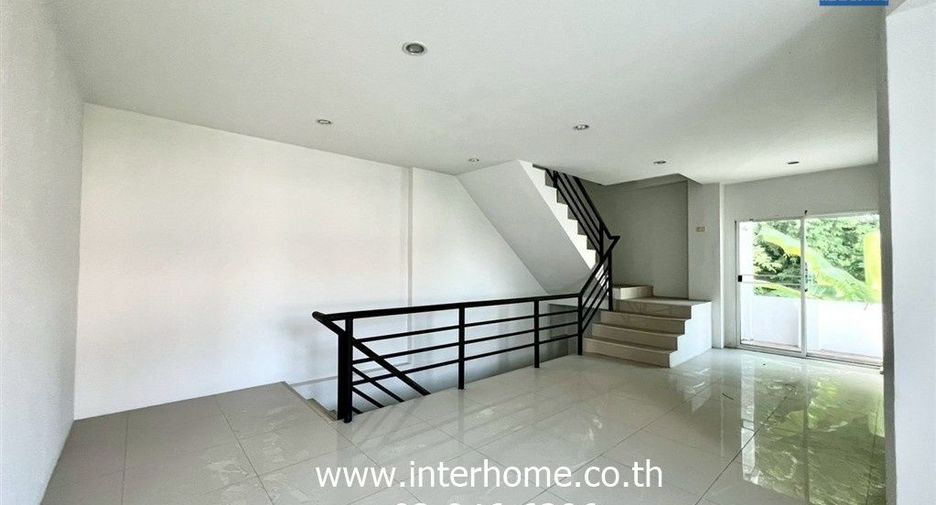 For sale 3 bedrooms retail Space in Bang Khen, Bangkok