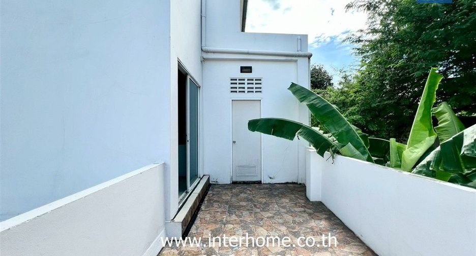 For sale 3 bedrooms retail Space in Bang Khen, Bangkok