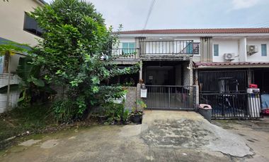 For sale 3 bedrooms townhouse in Mueang Pathum Thani, Pathum Thani