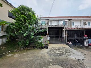 For sale 3 bedrooms townhouse in Mueang Pathum Thani, Pathum Thani
