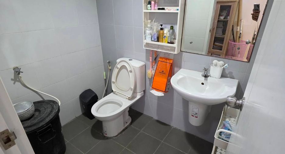 For sale 3 bedrooms townhouse in Mueang Pathum Thani, Pathum Thani