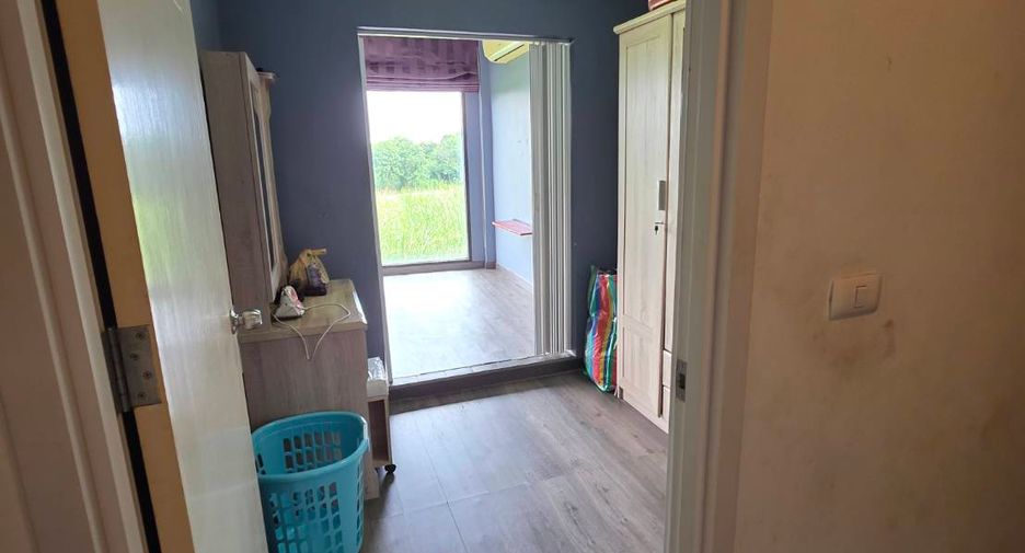 For sale 3 bedrooms townhouse in Mueang Pathum Thani, Pathum Thani