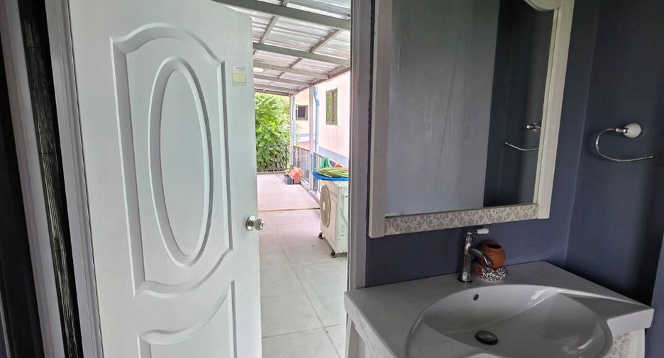 For sale 3 bedrooms townhouse in Mueang Pathum Thani, Pathum Thani
