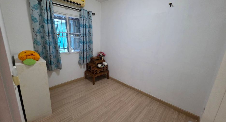 For sale 3 bedrooms townhouse in Mueang Pathum Thani, Pathum Thani