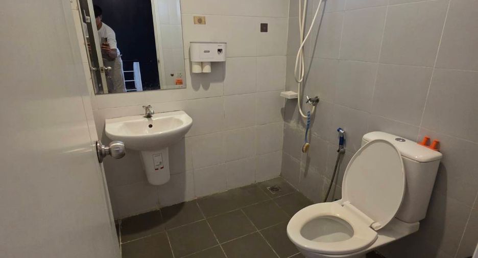 For sale 3 bedrooms townhouse in Mueang Pathum Thani, Pathum Thani
