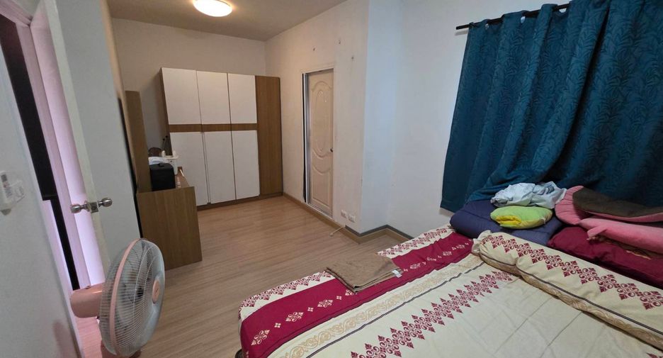 For sale 3 bedrooms townhouse in Mueang Pathum Thani, Pathum Thani
