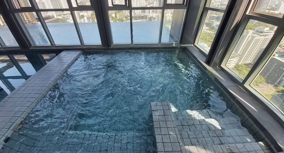 À vendre 1 chambre condo à Khlong Toei, Bangkok