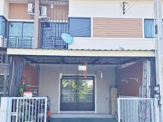 For sale 3 bedrooms townhouse in Si Racha, Chonburi
