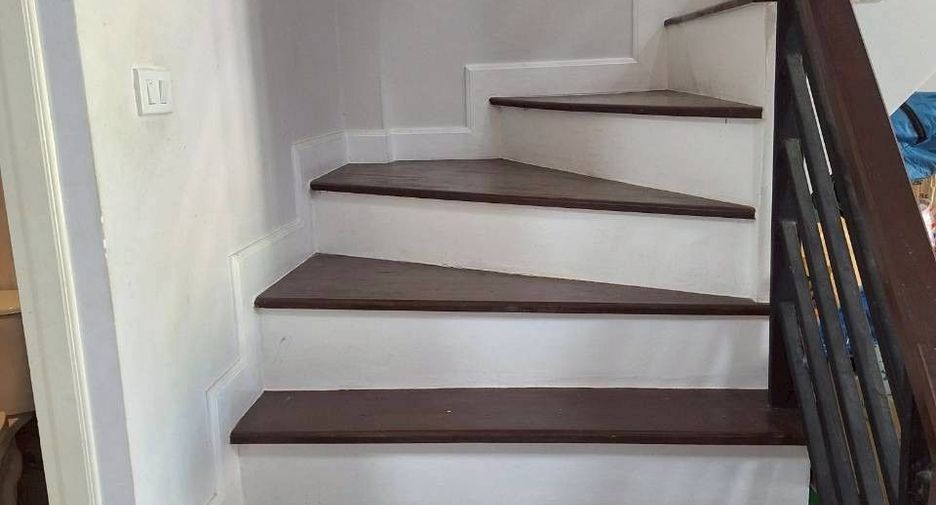 For sale 3 ベッドルーム townhouse in Si Racha, Chonburi