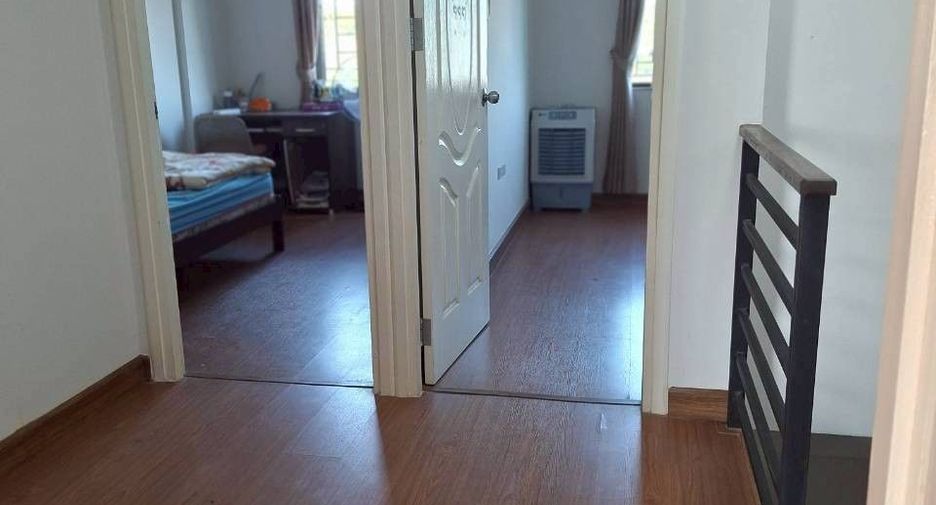 For sale 3 ベッドルーム townhouse in Si Racha, Chonburi