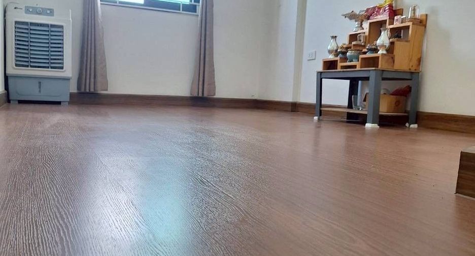 For sale 3 ベッドルーム townhouse in Si Racha, Chonburi