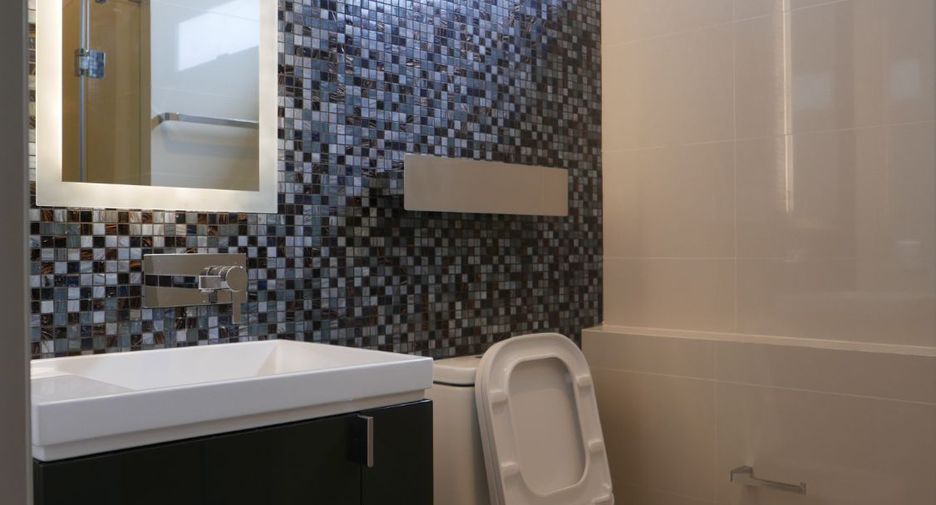 For rent and for sale 2 bedrooms condo in Sathon, Bangkok