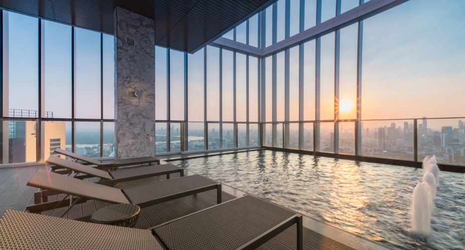 For sale 3 ベッドルーム condo in Khlong Toei, Bangkok