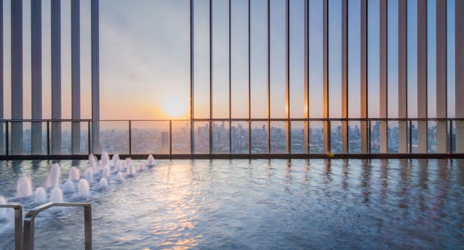 For sale 3 ベッドルーム condo in Khlong Toei, Bangkok