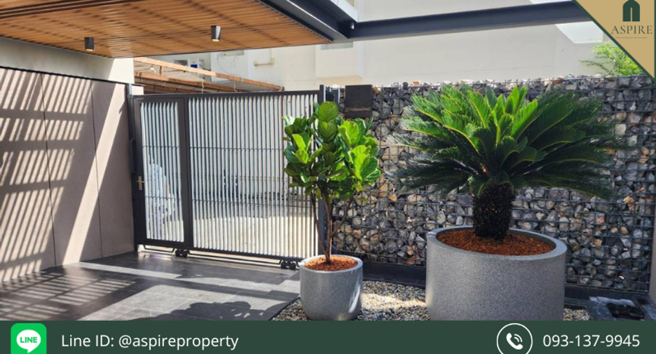 For rent and for sale 3 bedrooms townhouse in Khlong Toei, Bangkok