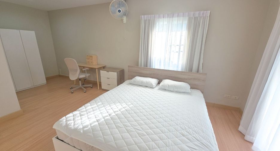 For rent 3 bedrooms house in Saraphi, Chiang Mai