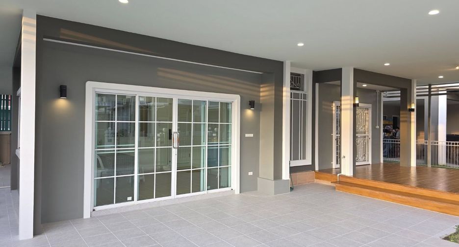 For rent 3 bedrooms house in Saraphi, Chiang Mai