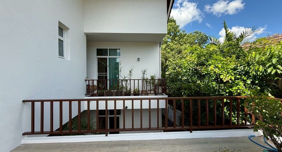 Продажа 4 спальни дом в Mueang Chiang Mai, Чианг Маи