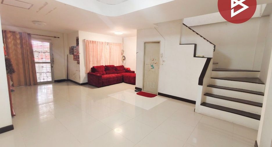 Casa adosada en venta de 2 habitaciones en Sam Phran, Nakhon Pathom