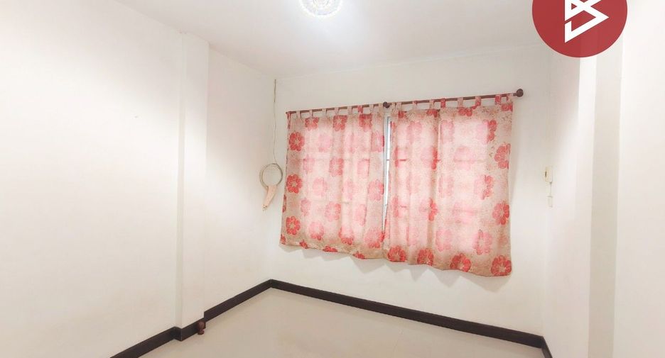 Casa adosada en venta de 2 habitaciones en Sam Phran, Nakhon Pathom