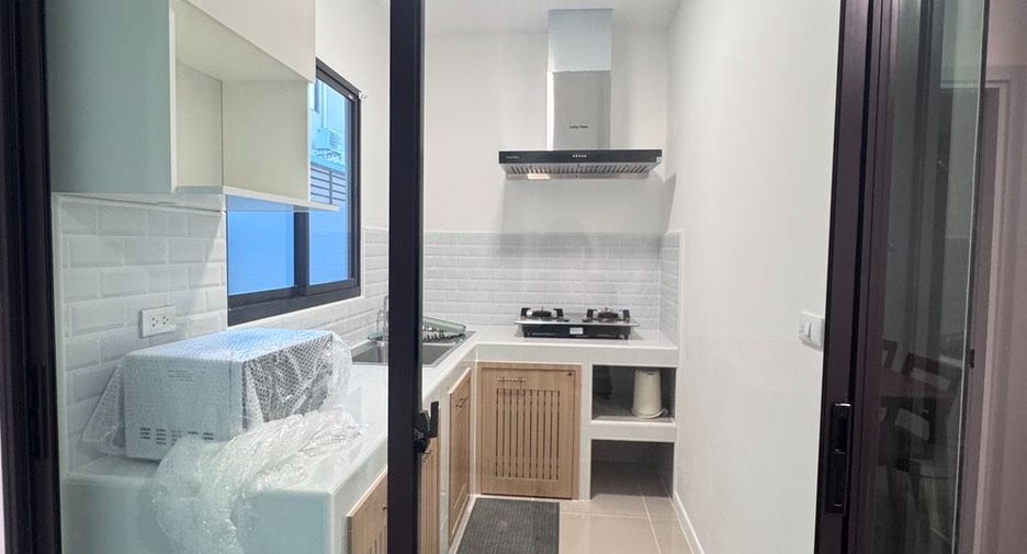 For rent 3 bedrooms house in Mueang Chiang Mai, Chiang Mai