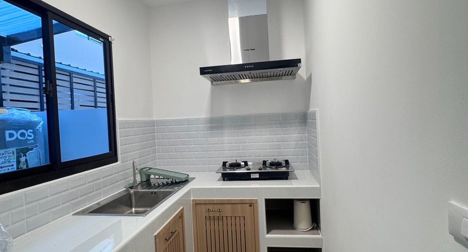 For rent 3 bedrooms house in Mueang Chiang Mai, Chiang Mai
