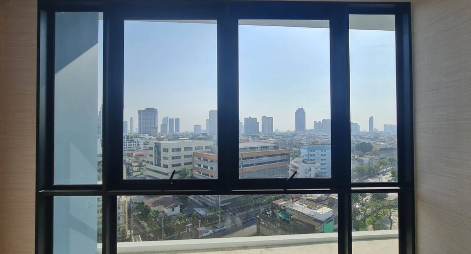 For sale 2 bedrooms condo in Khlong San, Bangkok