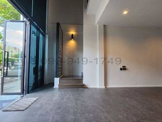 Аренда 4 спальни торговое помещение в Bang Phli, Самутпракан