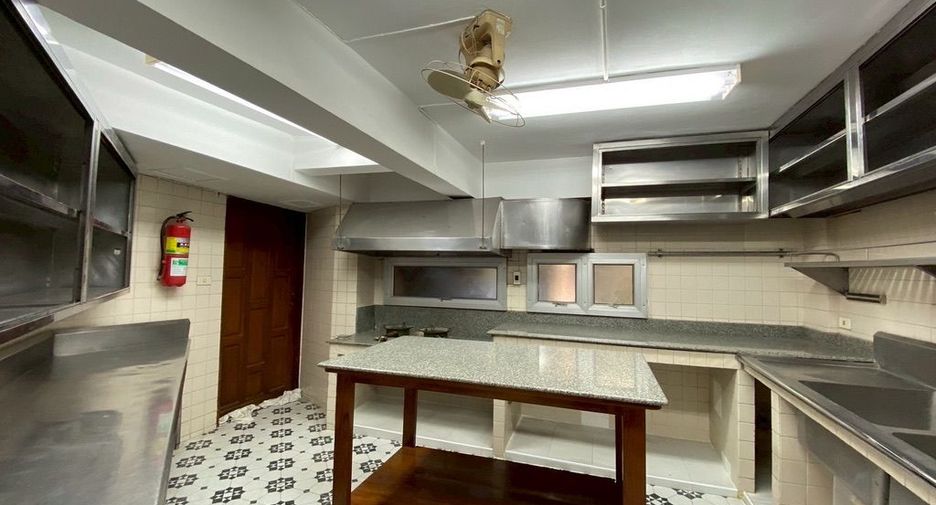 出售 32 卧室 酒店 在 Mueang Chiang Mai, Chiang Mai