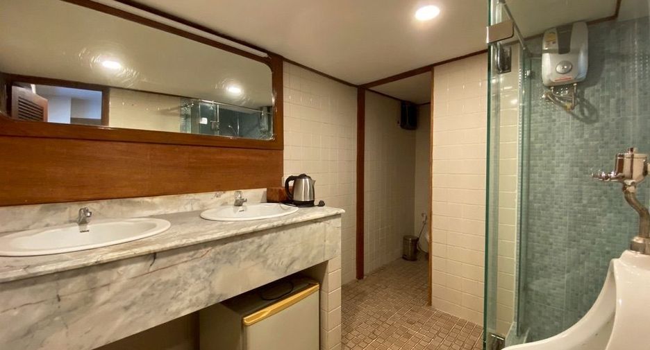 出售 32 卧室 酒店 在 Mueang Chiang Mai, Chiang Mai